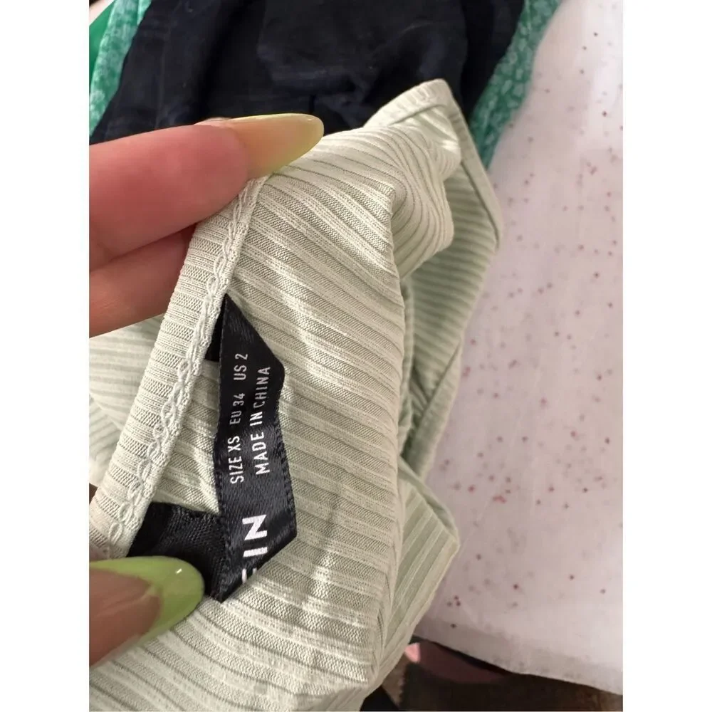 green tank top size XSmall - Picture 4 of 6